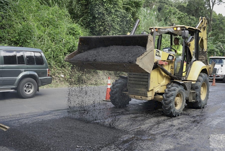 MOP de Panamá Norte realiza jornada de parcheo en el sector de La Llave en Chilibre