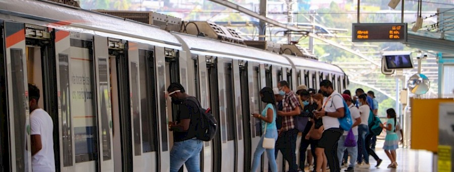 Metro de Panamá se prepara para el pago del pasaje con tarjeta financiera sin contacto