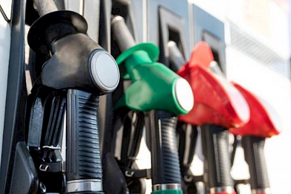 A la baja los precios de venta del combustible desde este viernes