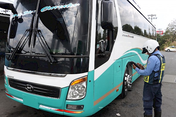 ATTT realiza operativo sorpresa a piqueras de buses en 24 de Diciembre y Chepo