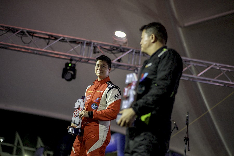 Autódromo Panamá ilumina una noche histórica y de carreras electrizantes