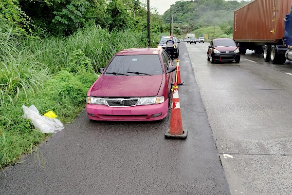 Policía Nacional recupera vehículo con reporte de hurto en la vía Centenario