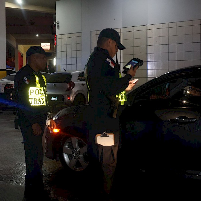 Policía realiza operativos contra irregularidades en el transporte público  e ilegal
