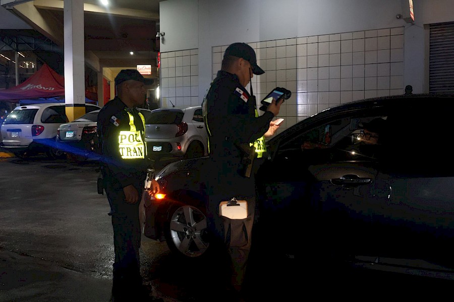 Policía realiza operativos contra irregularidades en el transporte público  e ilegal