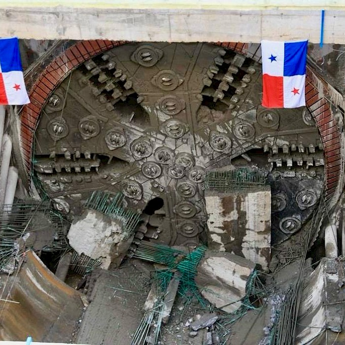 La tuneladora de la Línea 3 culmina el cruce bajo el Canal de Panamá y llega a Balboa