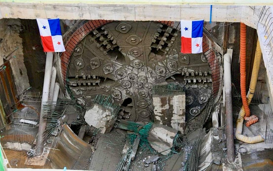 La tuneladora de la Línea 3 culmina el cruce bajo el Canal de Panamá y llega a Balboa