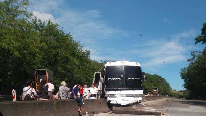 Un herido por accidente de bus en la autopista Panamá – Colón