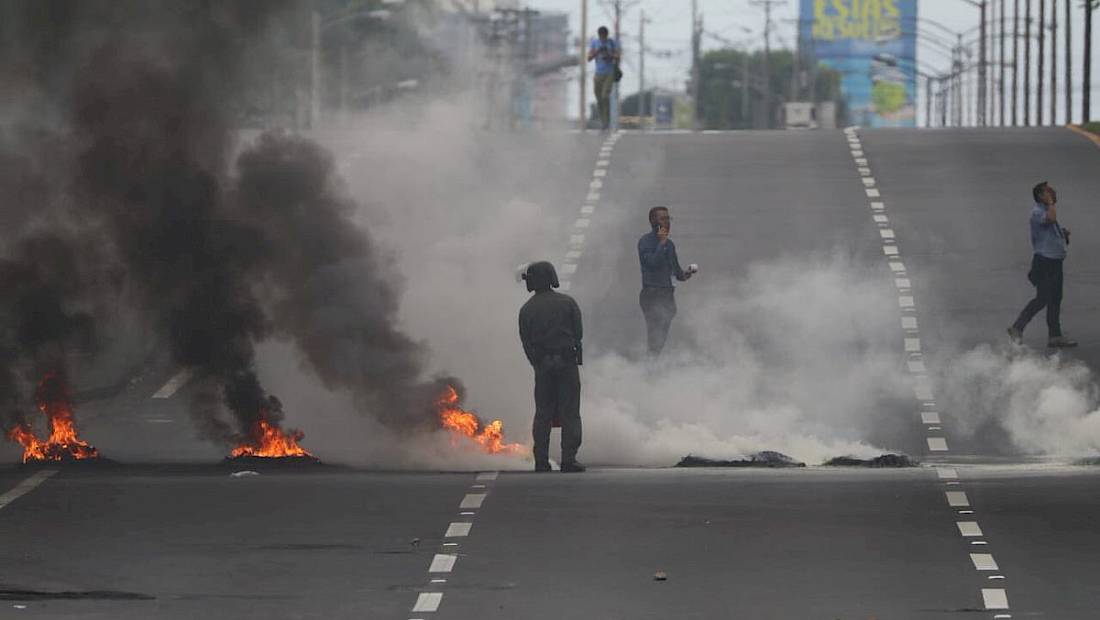 Cierre de la vía Transístimica por disturbios ante alza de la tarifa eléctrica