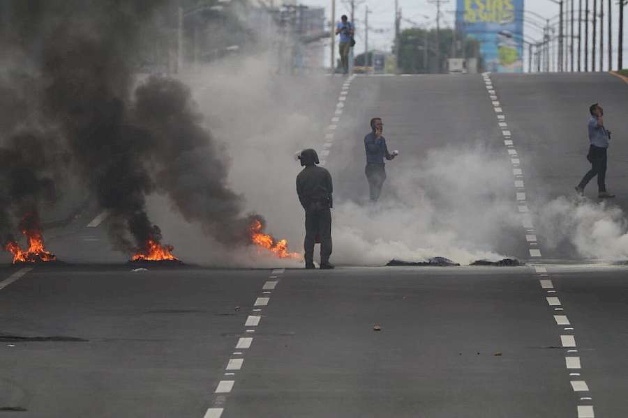 Cierre de la vía Transístimica por disturbios ante alza de la tarifa eléctrica