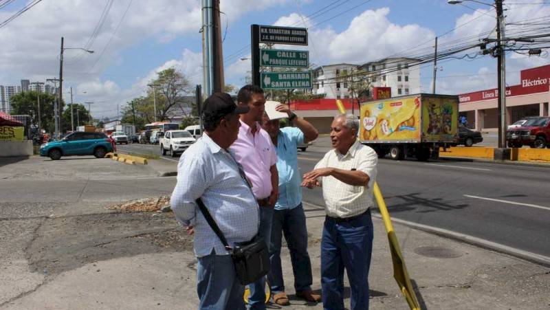 Cierran la AV. Domingo Díaz pidiendo reparación de avenidas de La Pulida