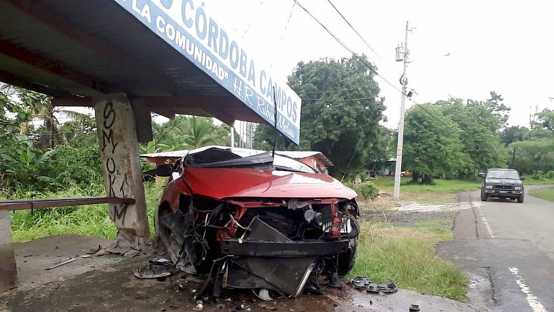Un atropellado y un conductor atrapado por accidente en Gonzalillo