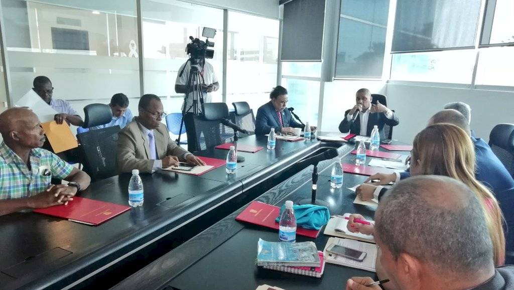 Instalan mesa de trabajo para mejorar el transporte público