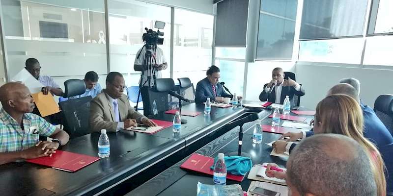 Instalan mesa de trabajo para mejorar el transporte público