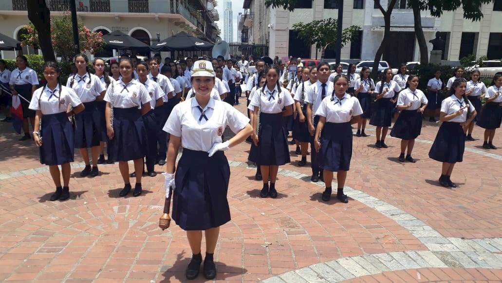 Estudiantes del Instituto América protestan de una manera diferente