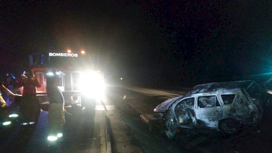Dos personas mueren calcinadas y uno queda herido tras incendiarse un vehículo en Natá