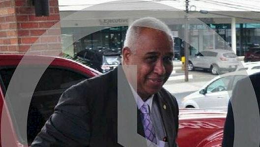 Suspenden por tres años proceso a diputado Lazarus por atropello a menor