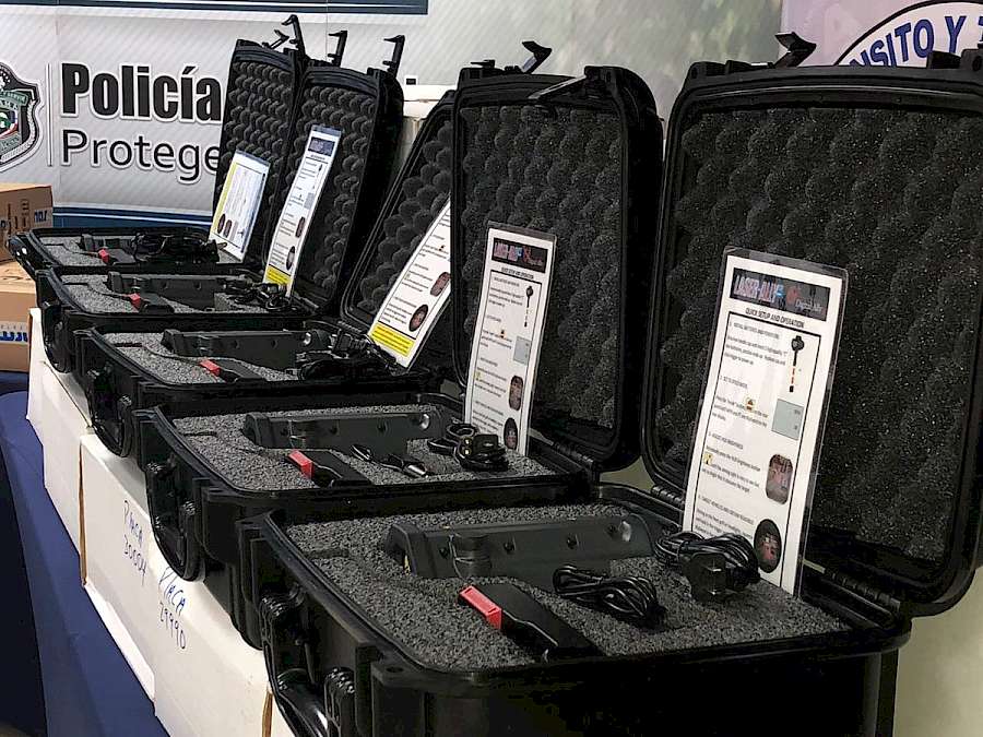 ATTT entrega radares de velocidad y alcohosensores a la Policía