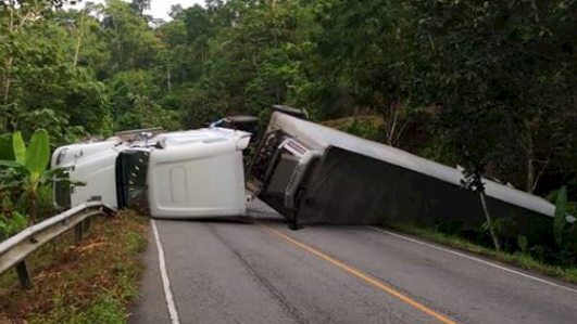 Accidente de camión articulado en Bocas del Toro