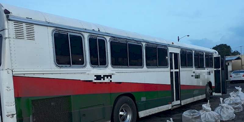 Decomisan cargamento de droga en un bus