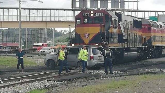 Accidente ferroviario en Colón por imprudencia de un conductor