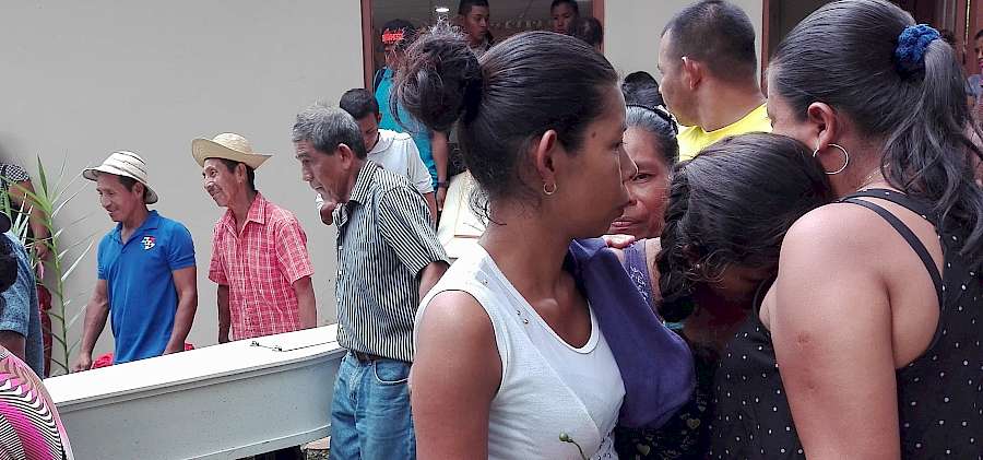 Despiden a dos miembros de una familia que fallecieron tras un atropello