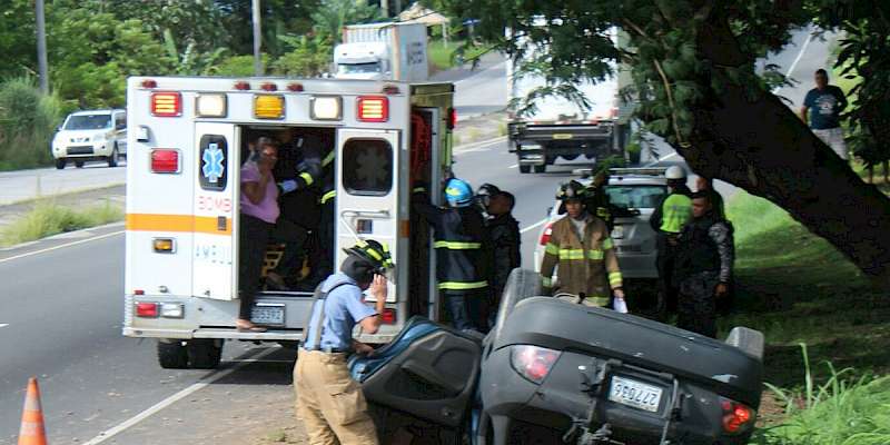 Vuelcos, colisiones y varios heridos en diferentes provincias