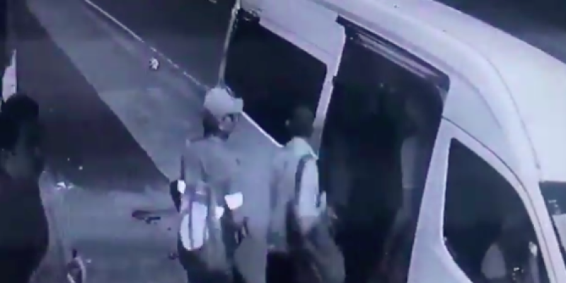 Asaltan a pasajeros en bus alternativo