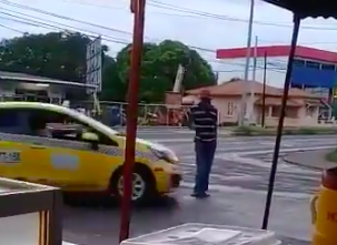 Vídeo muestra momento en que un adulto mayor es arrollado