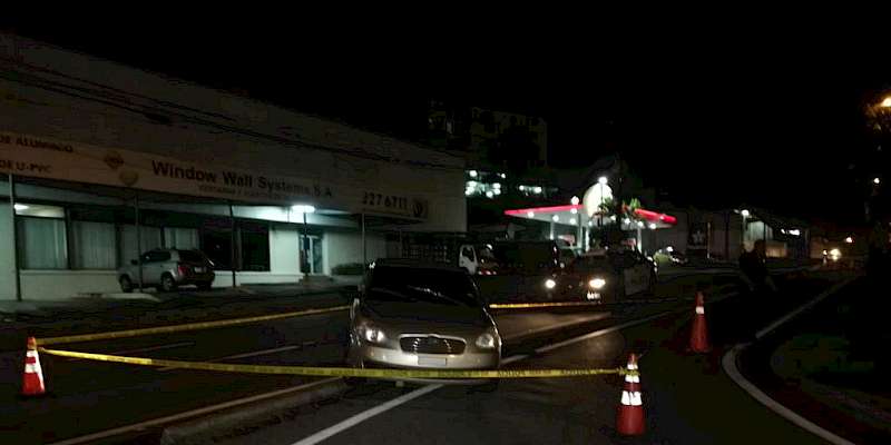 Persecución termina en accidente, tras un asalto