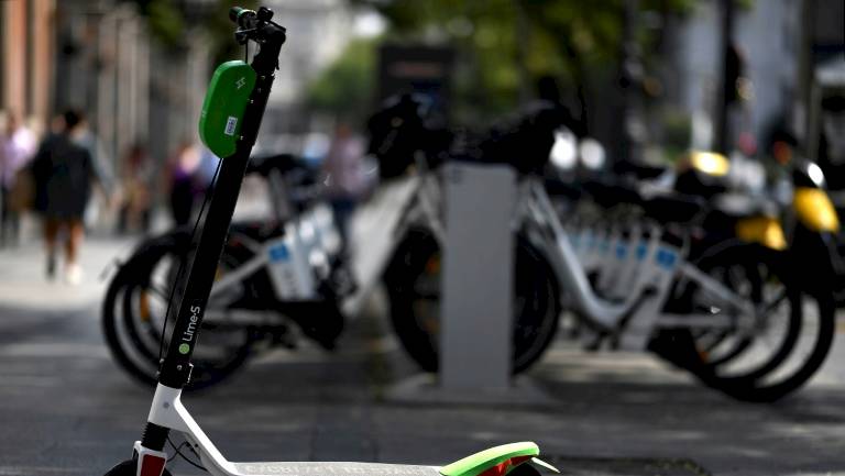 Madrid ordena retirar patinetes eléctricos de sus calles