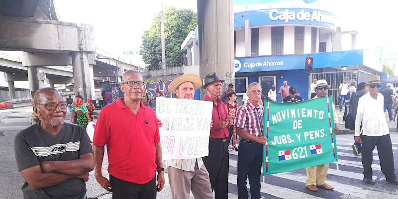 Jubilados retoman cierres de vía