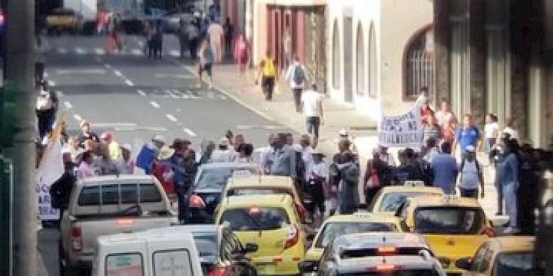 Continúan los cierres de vías por parte de jubilados