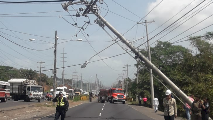 Caída de un tendido eléctrico, cierres y colisiones