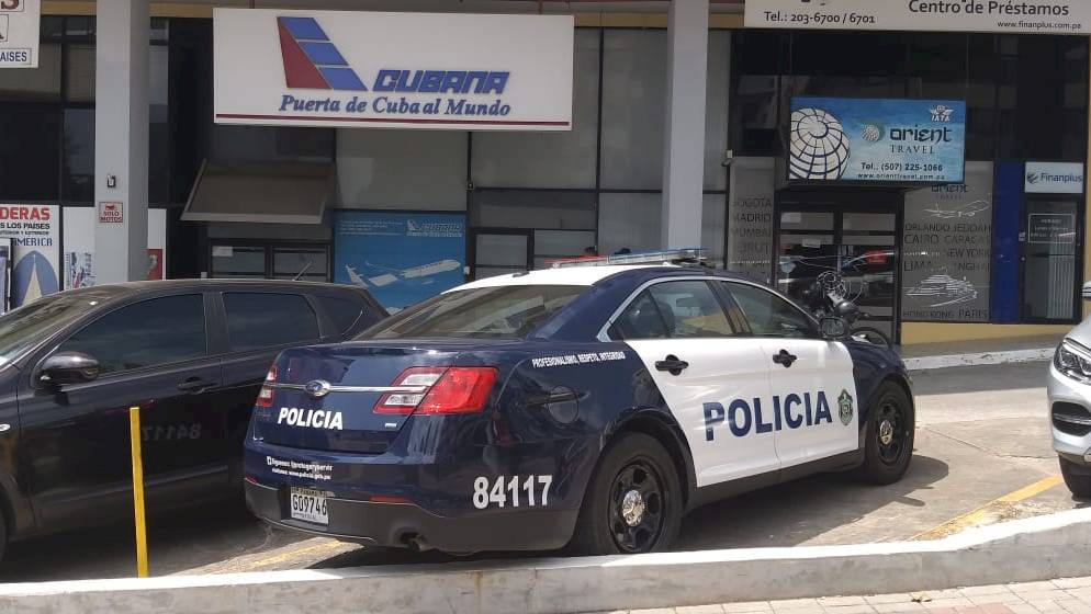 Detienen a los asaltantes de una agencia de viajes
