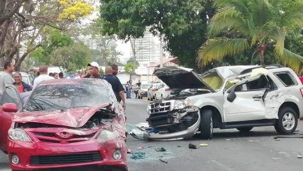 Colisiones frontales, cierres de vía y hasta persecuciones las últimas horas