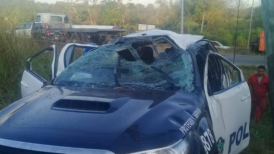Cuatro miembros de la Policía heridos tras accidente