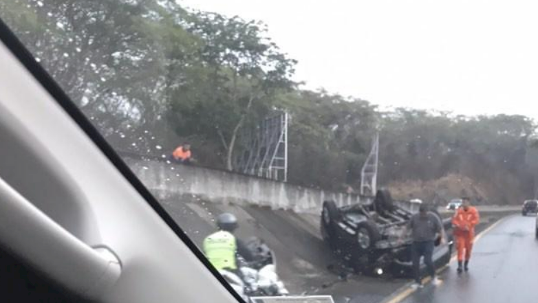 Director de Sinaproc sufre accidente vehicular