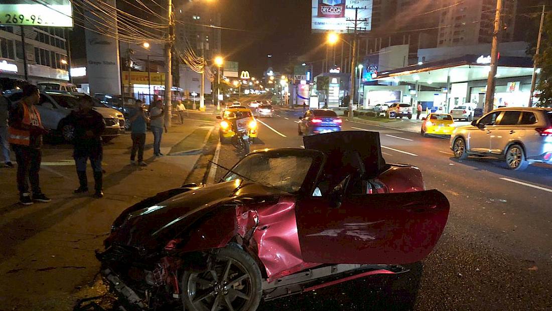 Accidente en Calle 50 deja dos heridos