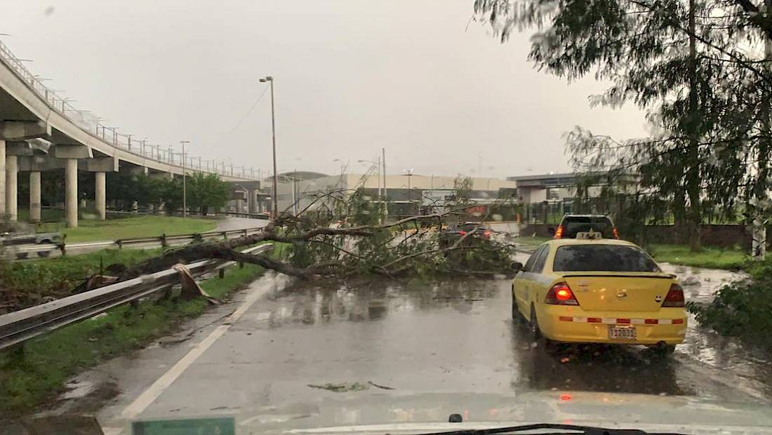 Vías inundadas tras las lluvias