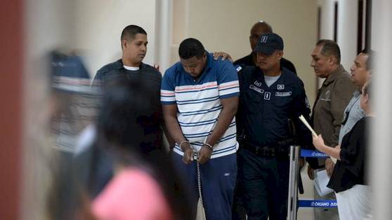 Imputan cargos y decretan detención provisional a conductor de bus por accidente en Las Lajas
