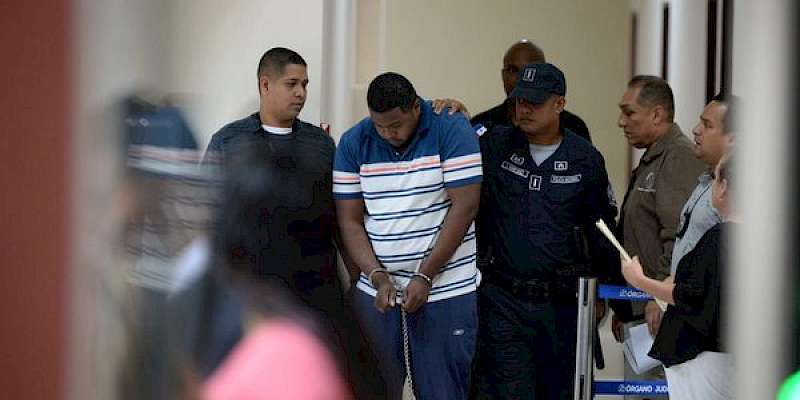 Imputan cargos y decretan detención provisional a conductor de bus por accidente en Las Lajas