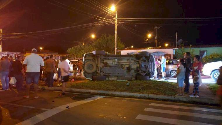 Una familia resultó herida en accidente de tránsito en Vacamonte