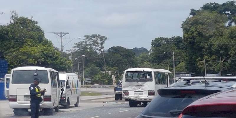 Nueve heridos por triple colisión en Panamá Oeste