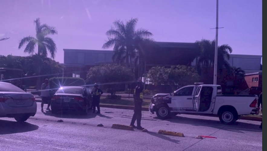 Siete lesionados por colisión en la Cinta Costera