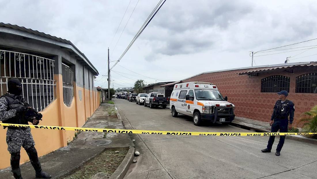 Menor de 5 años muere atropellado por bus colegial