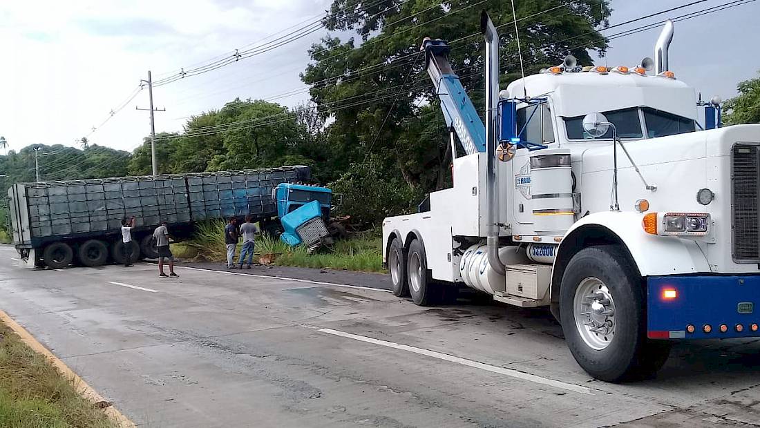 Al menos tres camiones involucrados en accidentes en diferentes puntos