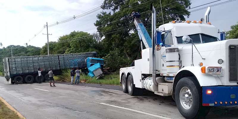 Al menos tres camiones involucrados en accidentes en diferentes puntos