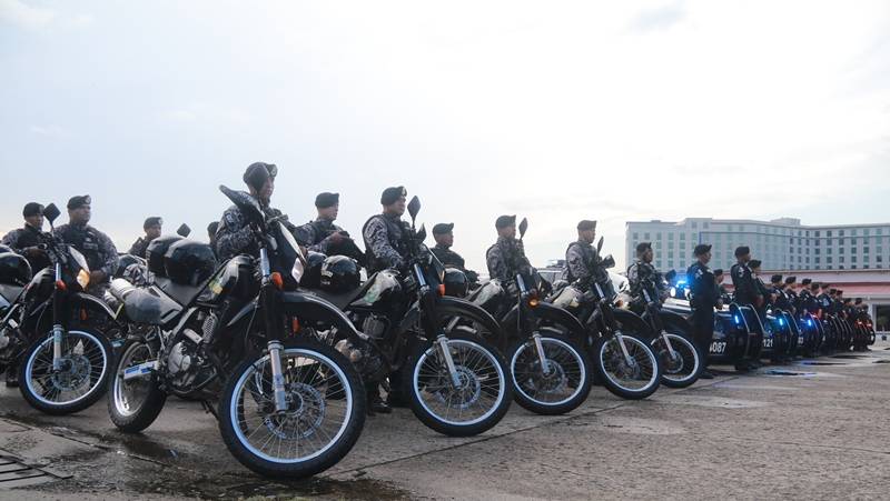 Presidencia entrega vehículos a la Policía Nacional