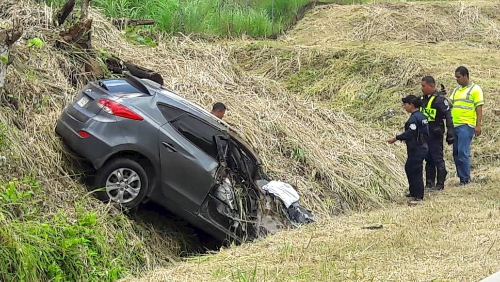 Una mujer y tres menores heridos por accidente de tránsito en Colón