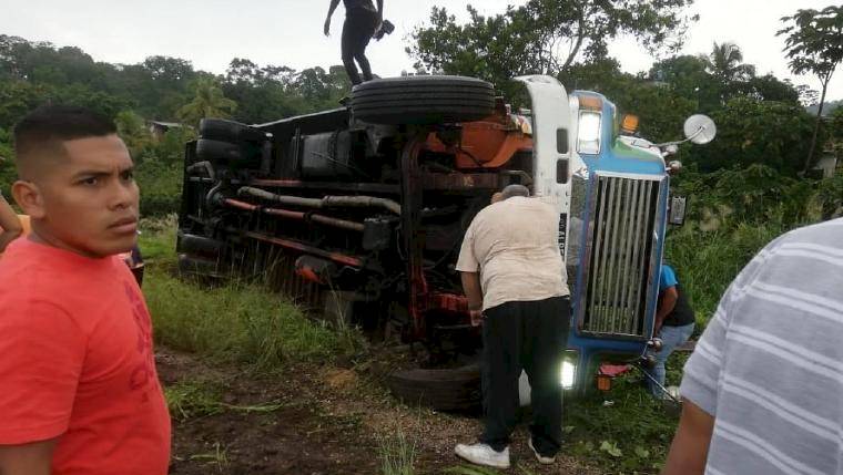 Unos 17 lesionados por accidente de bus en Colón